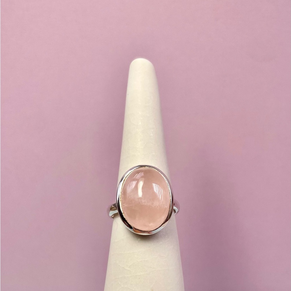 New!Elegant Pink Quartz Oval Ring Retail $48